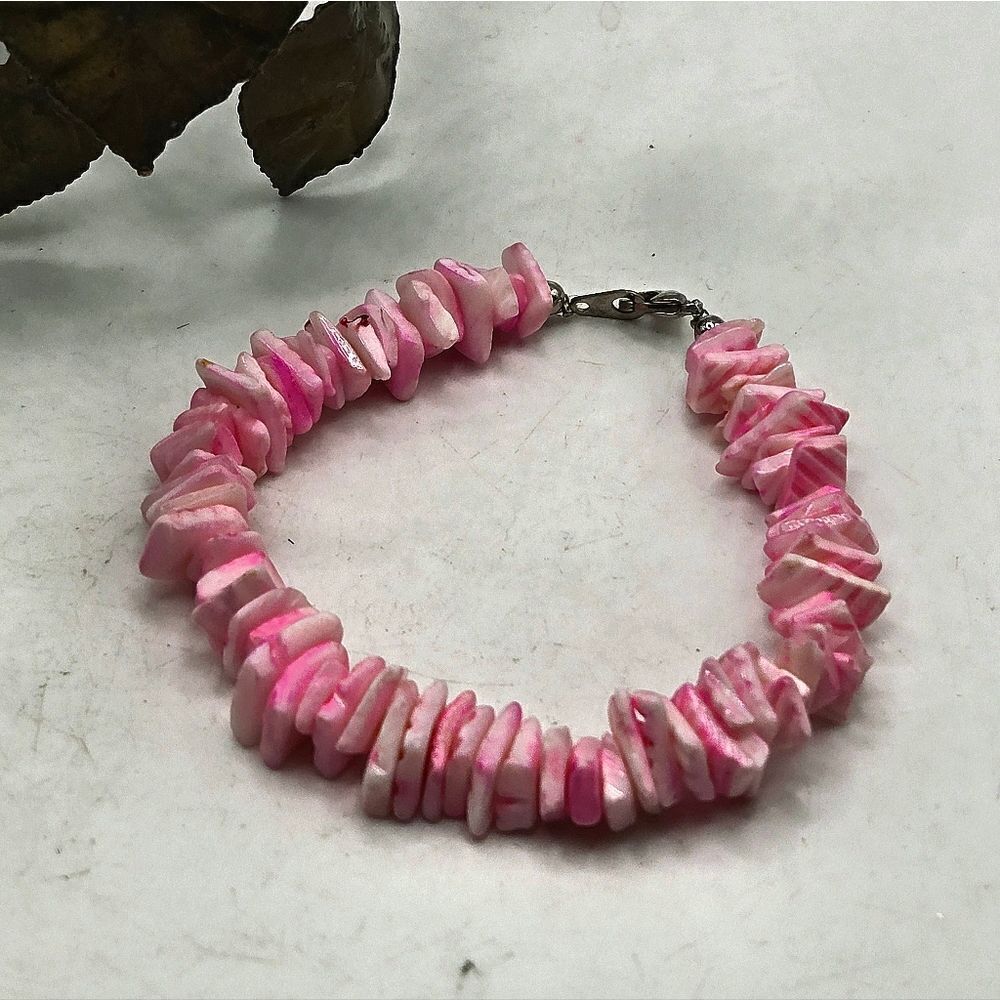 "5/$40" Pink Puka Shell Chip Bracelet Size Small
